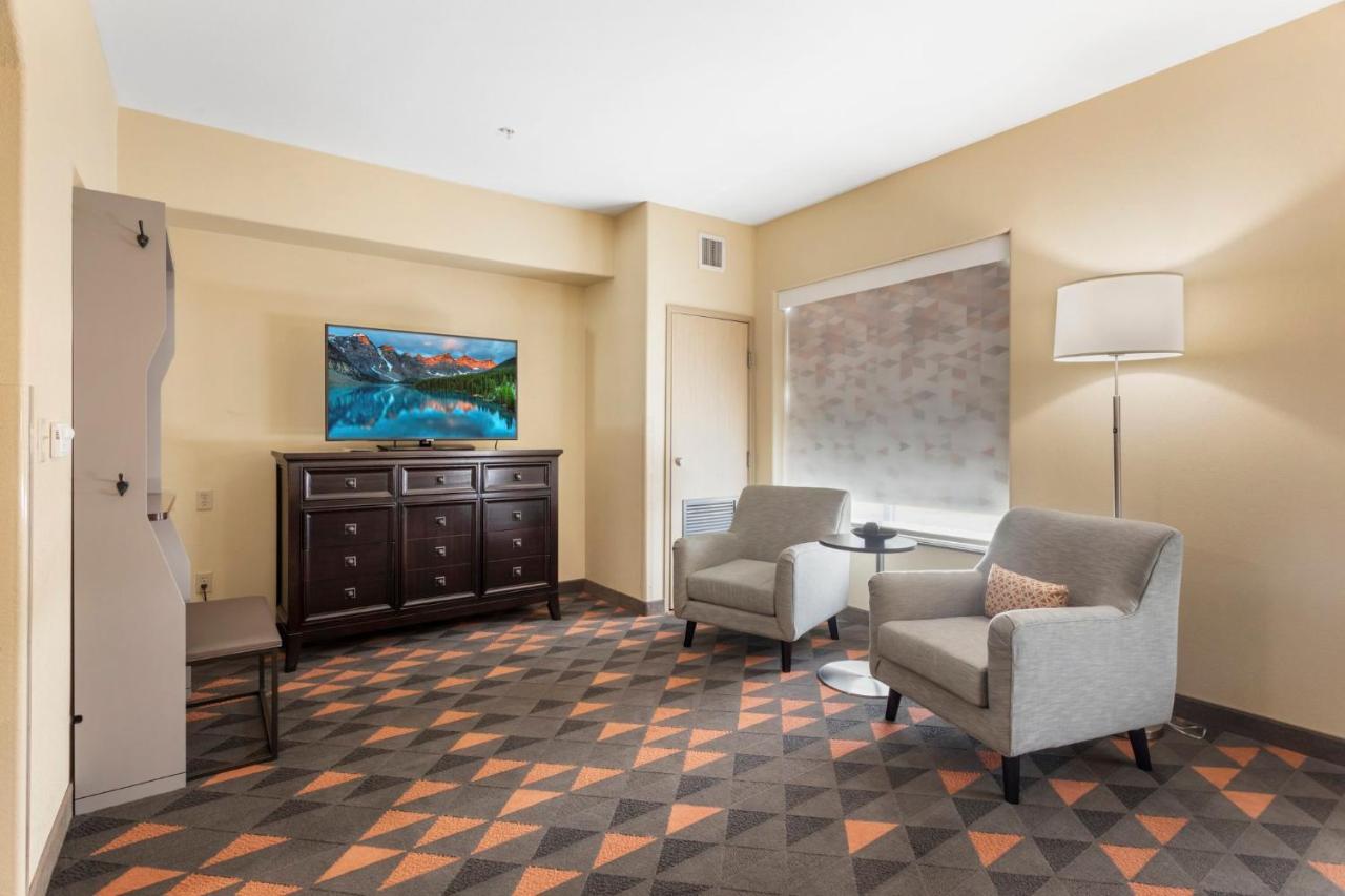 Holiday Inn Hotel & Suites Waco Northwest By Ihg Bellmead Ngoại thất bức ảnh