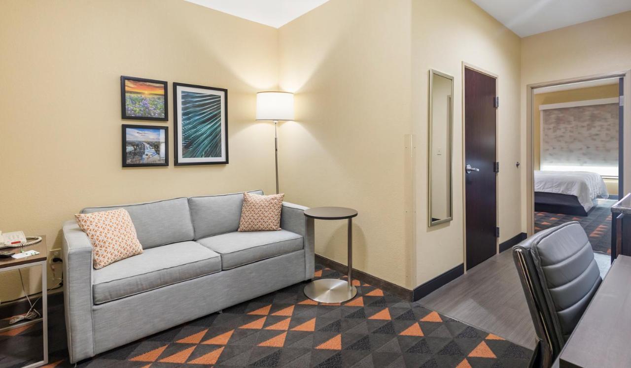 Holiday Inn Hotel & Suites Waco Northwest By Ihg Bellmead Ngoại thất bức ảnh